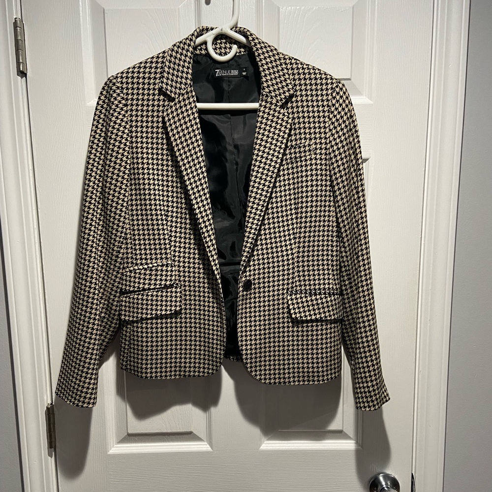 New York & Company Tan and Black Houndstooth Blazer